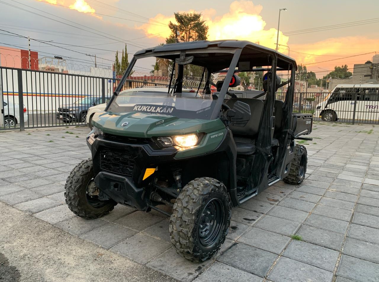 Can-Am Defender 2024 Max Base